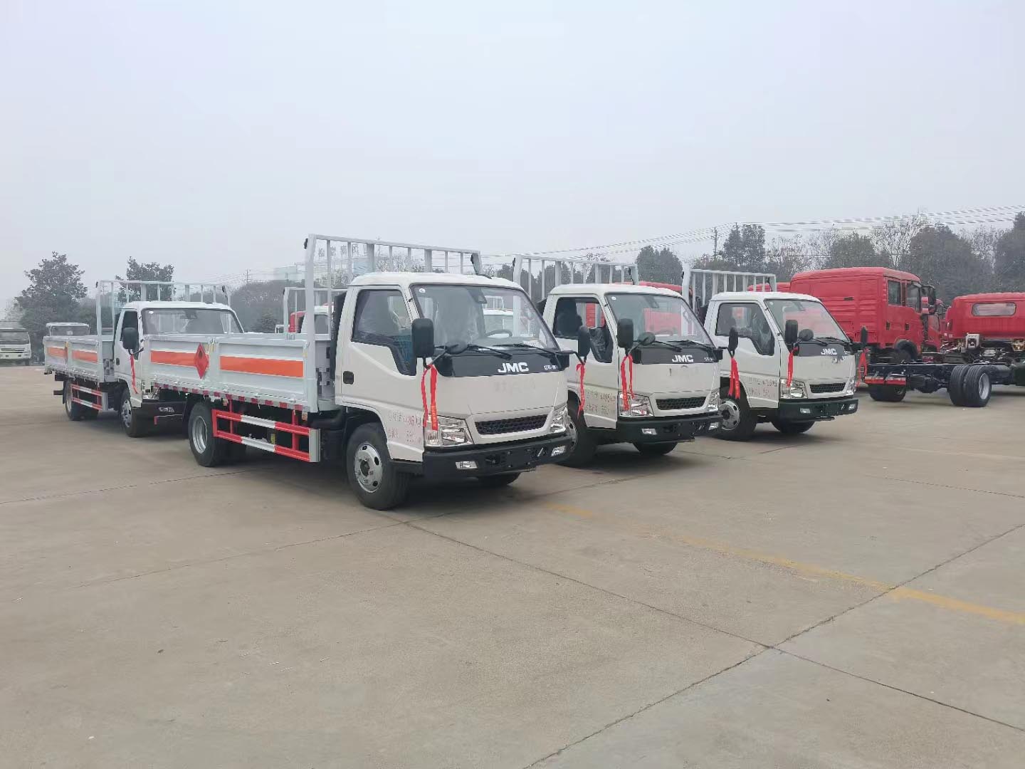 山东李总批量订购6台江铃蓝牌气瓶车