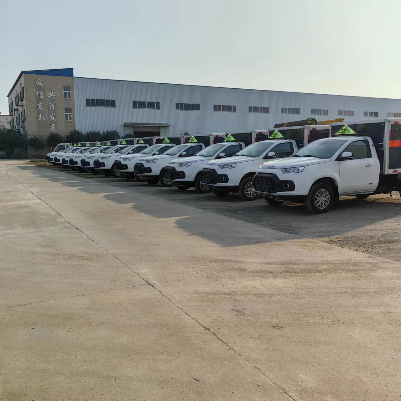 贵州李总批量订购19台江铃御虎皮卡防爆车