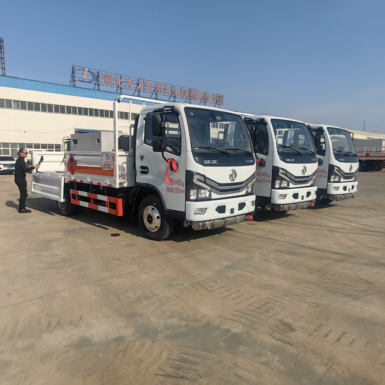 安徽徐总批量订购东风多利卡蓝牌气瓶车