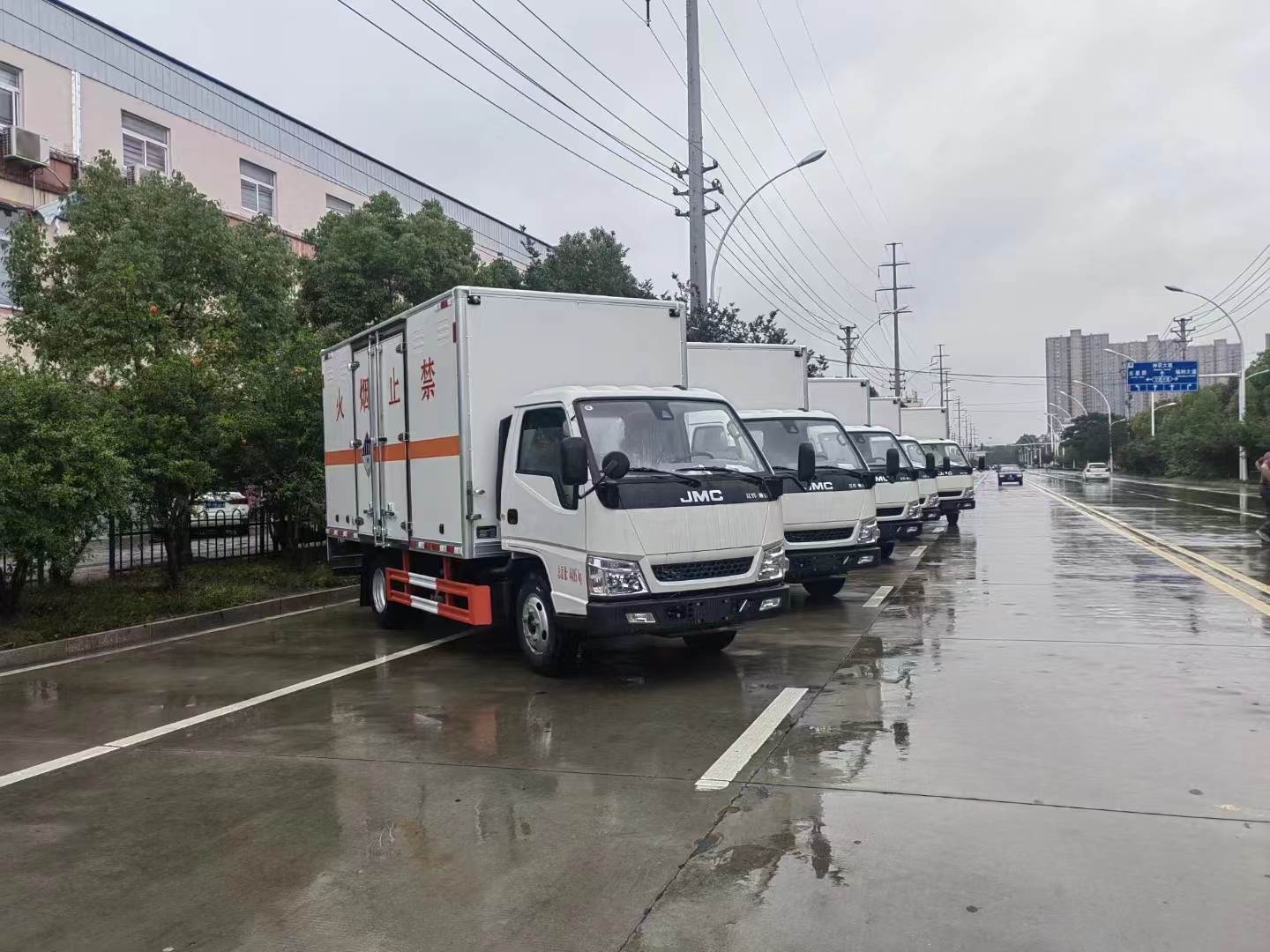 山西李总订购5台江铃国六杂项危险品车