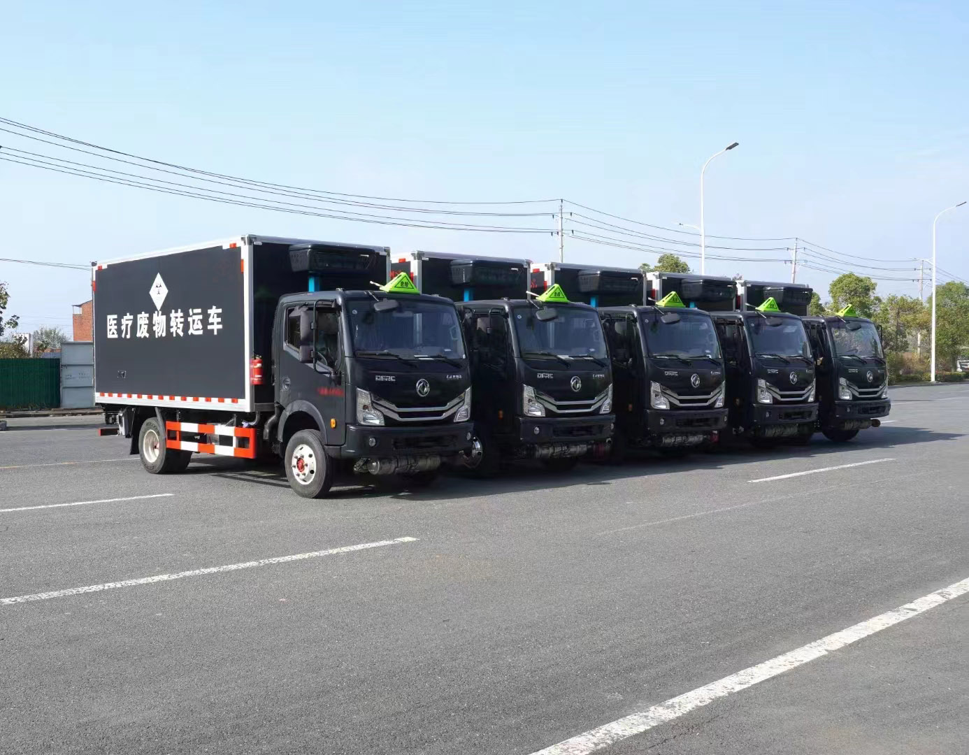 山东李总批量订购10台东风多利卡国六医疗废物转运车