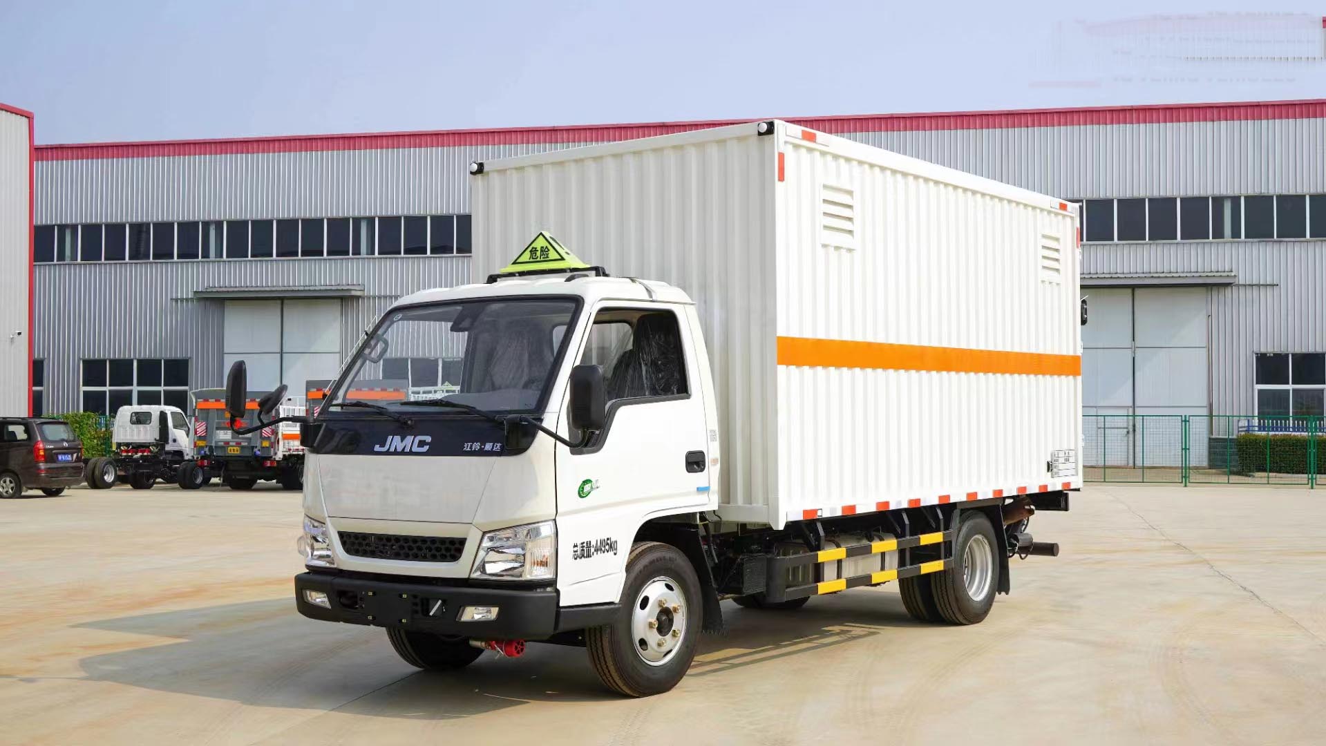 江铃国六蓝牌带全开侧门危险品车