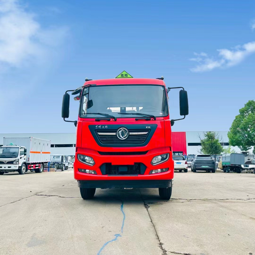 东风天锦10吨三层气瓶车