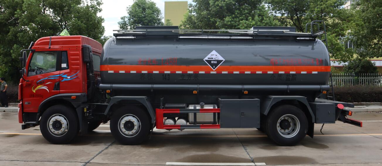 解放龙V国六盐酸专用腐蚀品罐式车