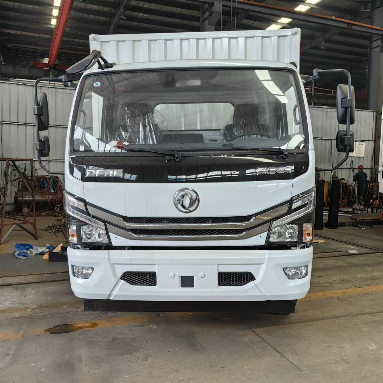 东风7吨拉氧气钢瓶专用车