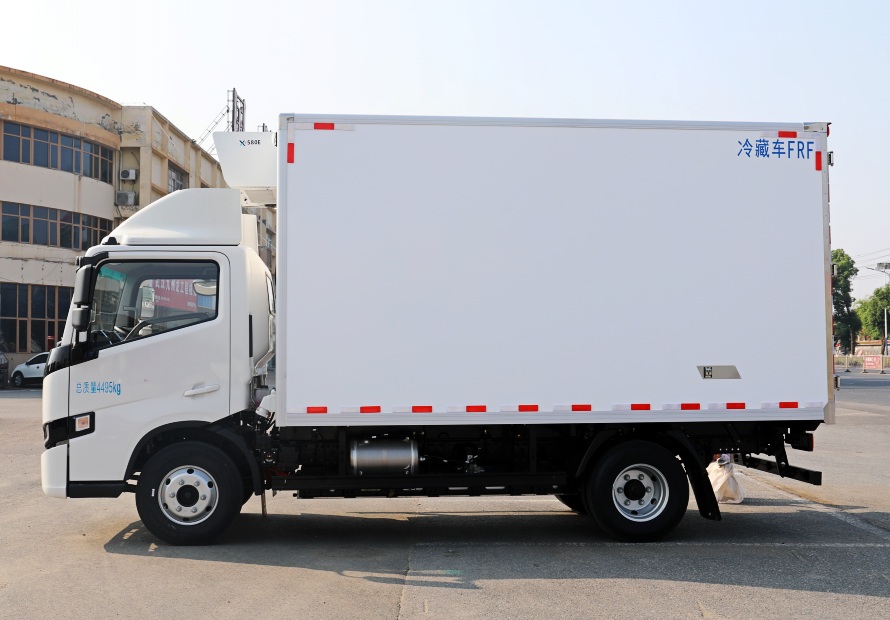 4.2米吉利续航1000公里电动冷藏车