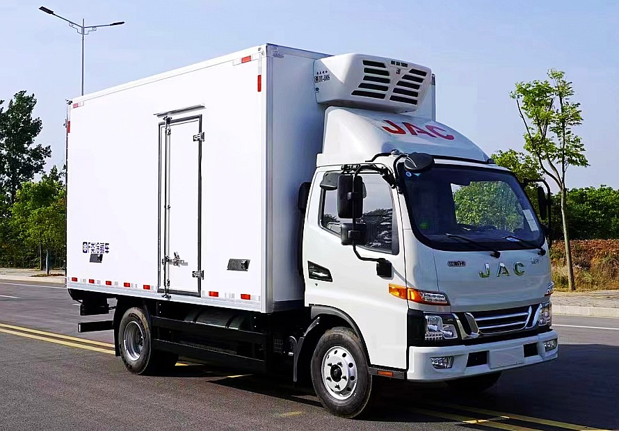 4.2米江淮骏铃V5天然气冷藏车