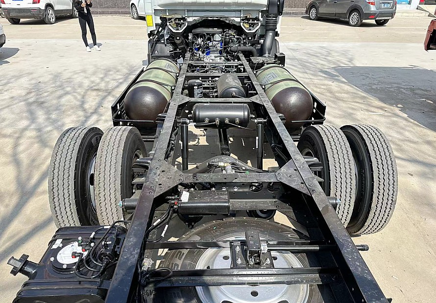 4.2米江淮威铃天然气冷藏车