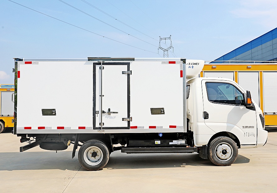 3.8米飞碟缔途EF3纯电动冷藏车