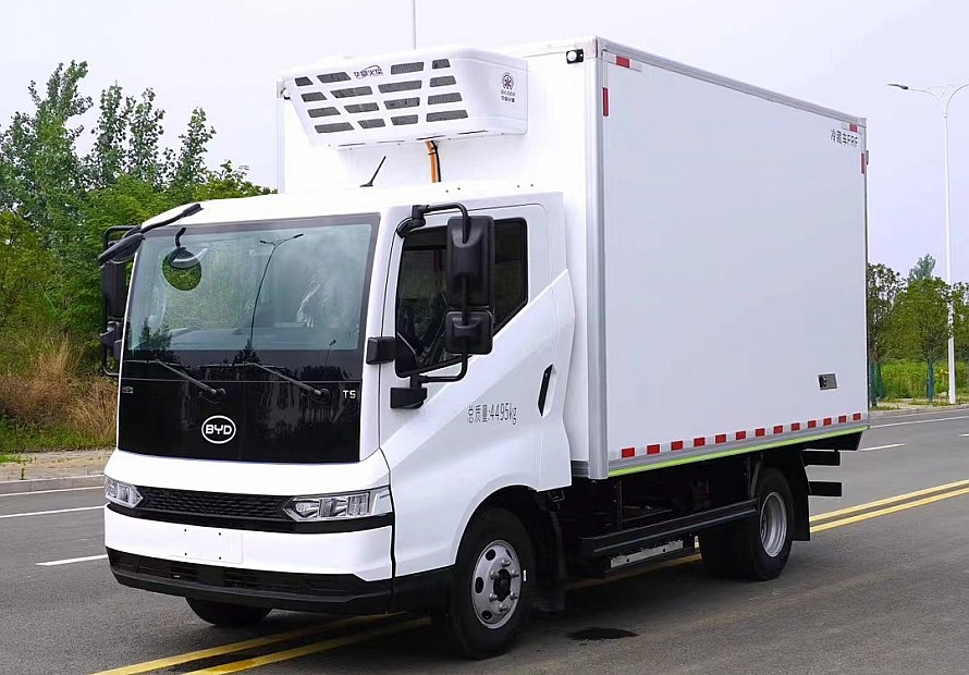 4.2米比亚迪纯电动冷藏车