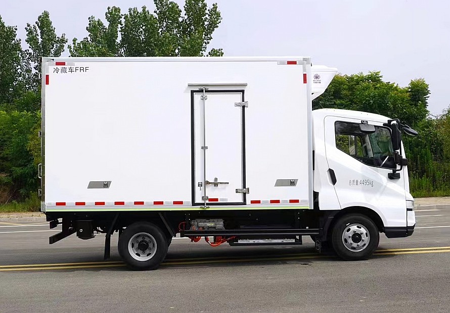 4.2米比亚迪纯电动冷藏车