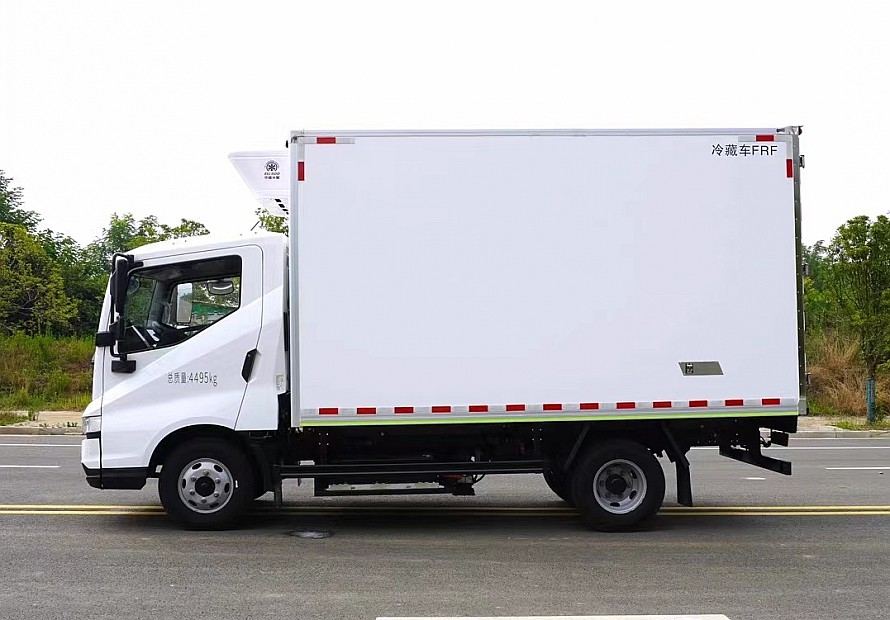 4.2米比亚迪纯电动冷藏车