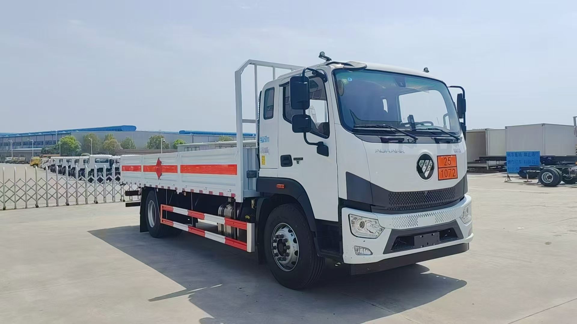 福田欧航6.75米气瓶运输车