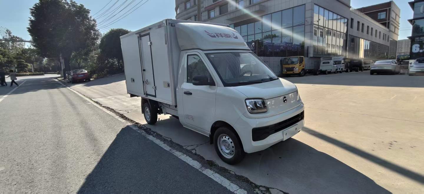 福田祥菱Q汽油国六冷藏车